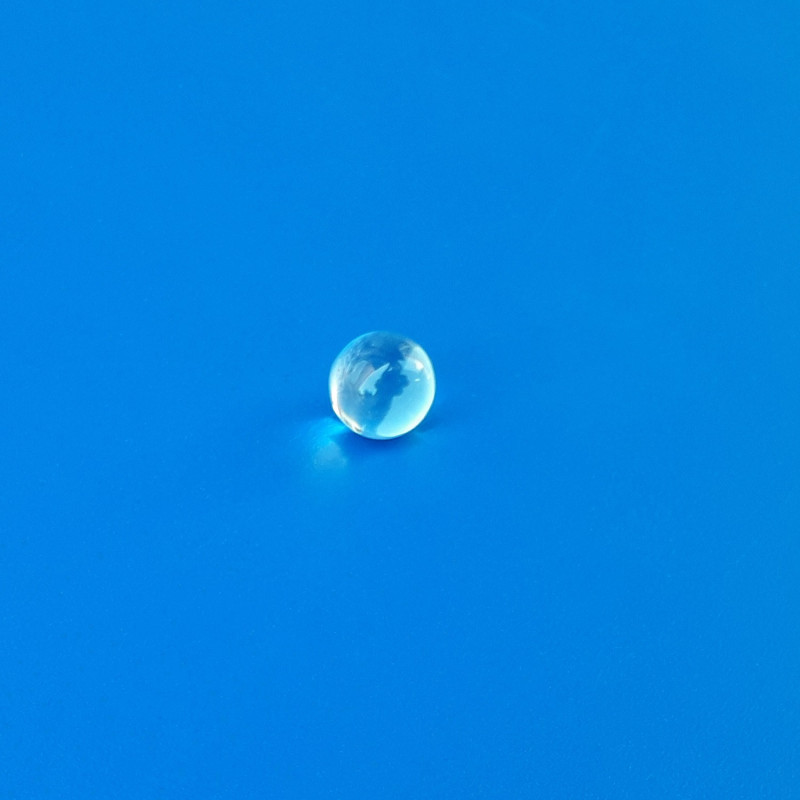 Sfera in plexiglass trasparente