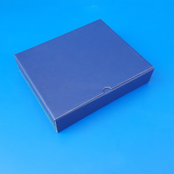 Scatola in cartoncino blu opaco