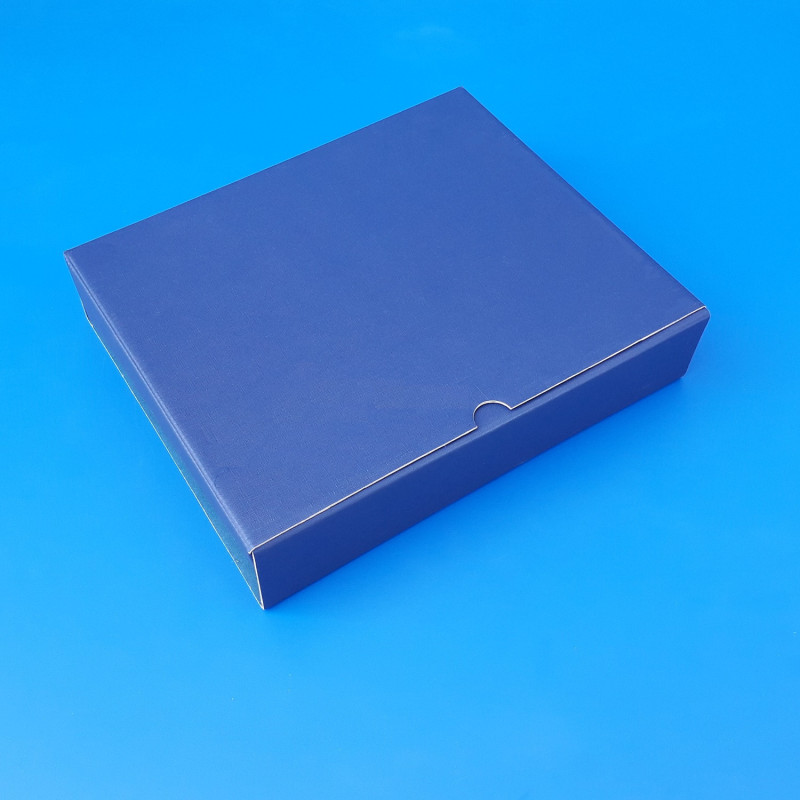 Scatola in cartoncino blu opaco