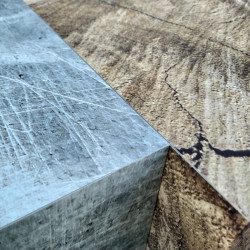 Cubo espositivo con grafica personalizzata