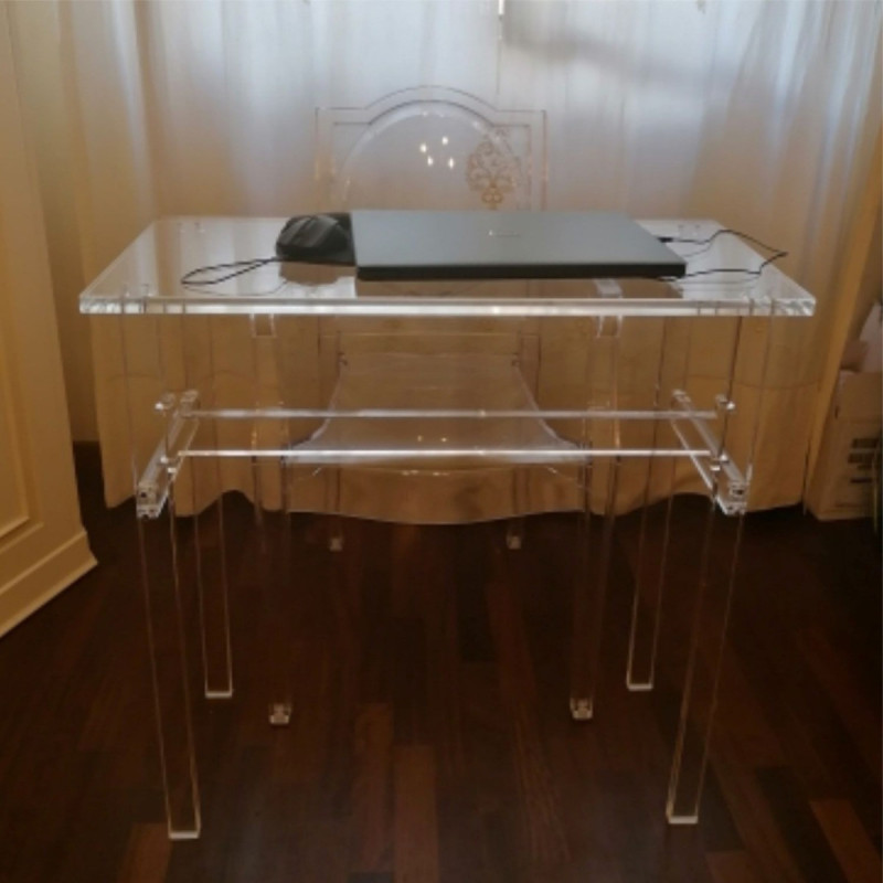 Tavolo in plexiglass per ufficio o camera su misura