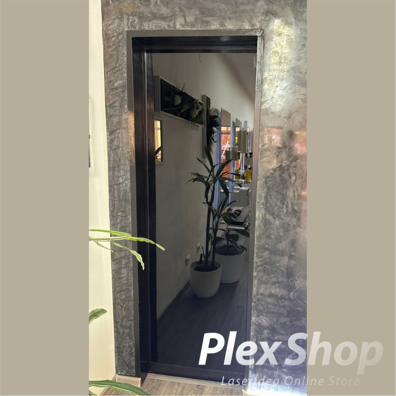 Lastra plexiglass nero lucido tagliata su misura