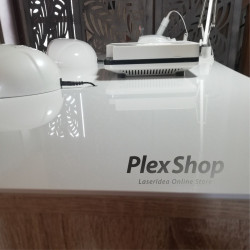 Plexiglass bianco lucido coprente tagliato su misura