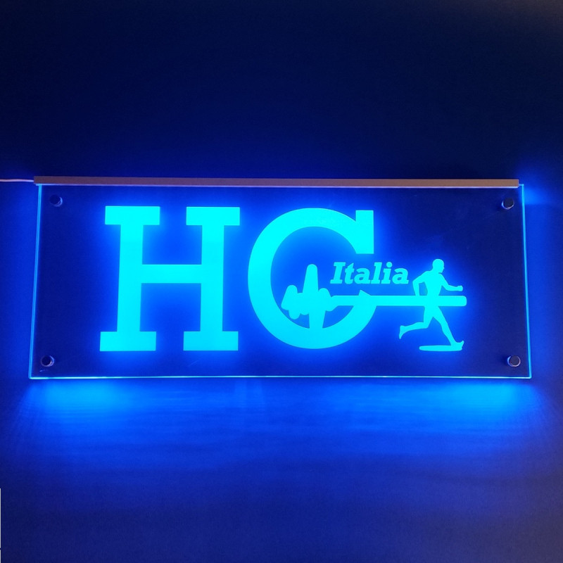 Insegna in plexiglass illuminata lunghezza fino a 120 cm