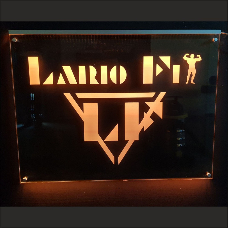Insegna in plexiglass illuminata lunghezza fino a 120 cm
