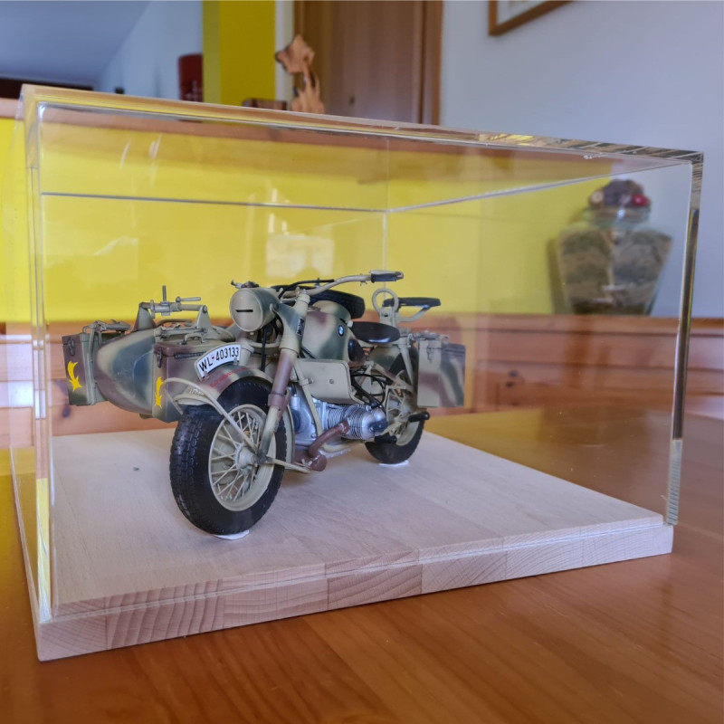 Teca in plexiglass di primissima qualità su misura