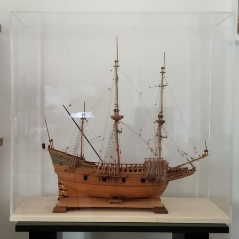 Teca in plexiglass di primissima qualità su misura