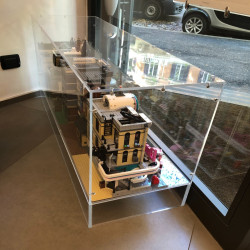 Teca in plexiglass smontabile per lego e modellismo