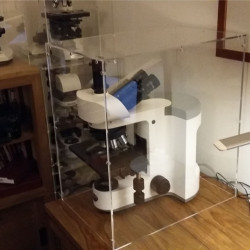 Teca in plexiglass smontabile per lego e modellismo