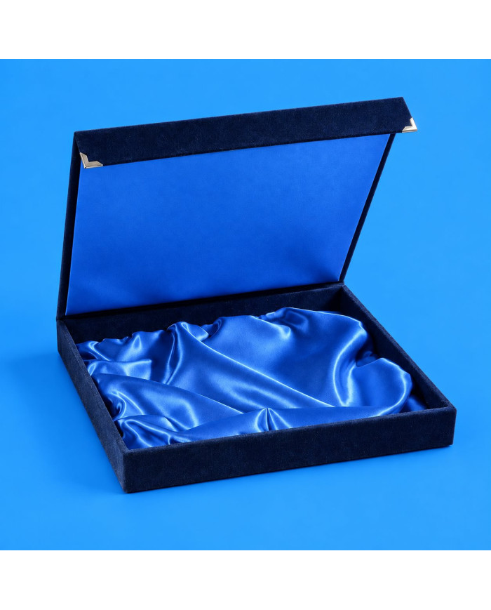 Astuccio in velluto blu aperto con interno in raso blu per gagliardetti e targhe