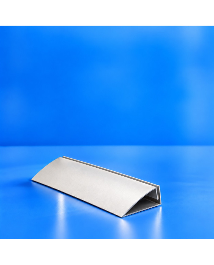 Basetta da tavolo in alluminio argento satinato per targhe da 4 mm, senza targa, su fondo blu