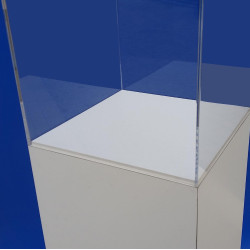 Basamento per teche in plexiglass per musei e mostre