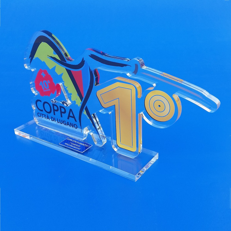 Trofeo in plexiglass personalizzato con stampa a colori
