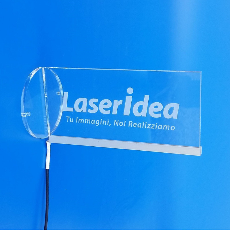 Targhe a bandiera e segnaletica in plexiglas luminose a led