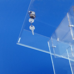 Podio in plexiglass da pavimento con teca e serratura