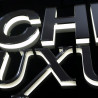 Insegna in plexiglass luminosa a led con lettere a rilievo