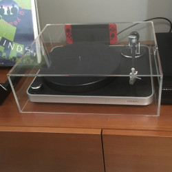 Coperchi giradischi su misura in plexiglass trasparente
