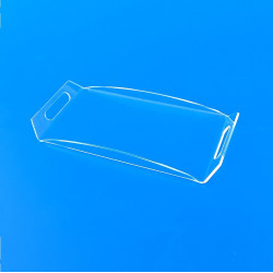 Vassoio in plexiglass dal design moderno e leggero