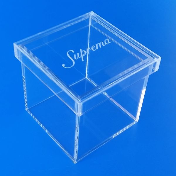 Scatola in plexiglass trasparente con coperchio personalizzabile